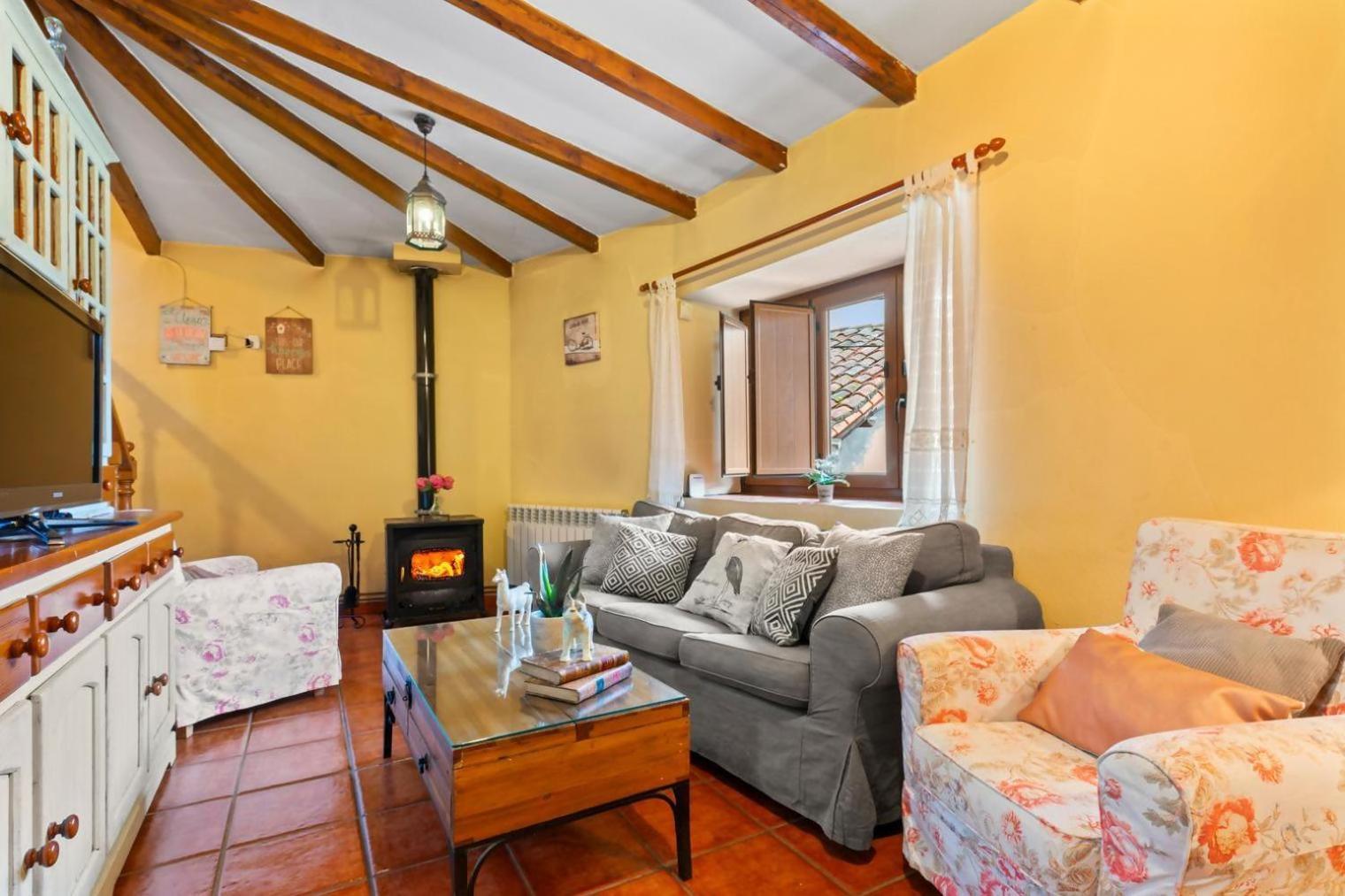 Casa Rural La Carrozal Senda Del Oso Orelleiru Esterno foto
