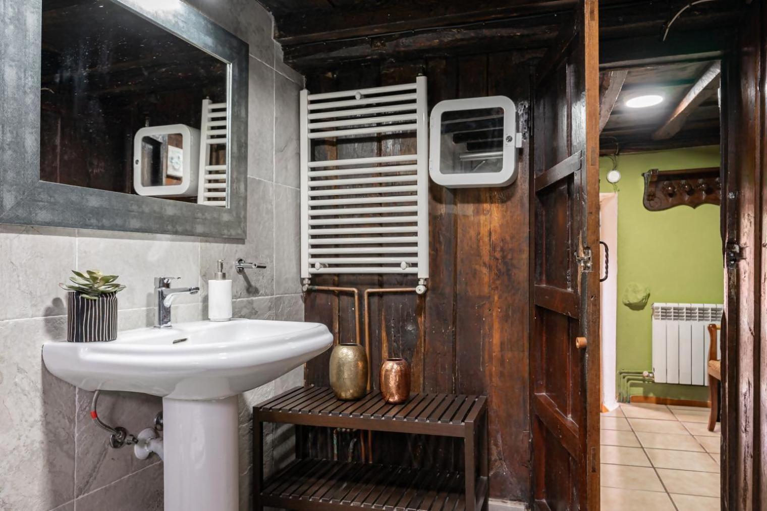 Casa Rural La Carrozal Senda Del Oso Orelleiru Esterno foto