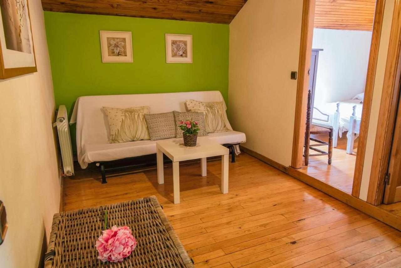 Casa Rural La Carrozal Senda Del Oso Orelleiru Esterno foto