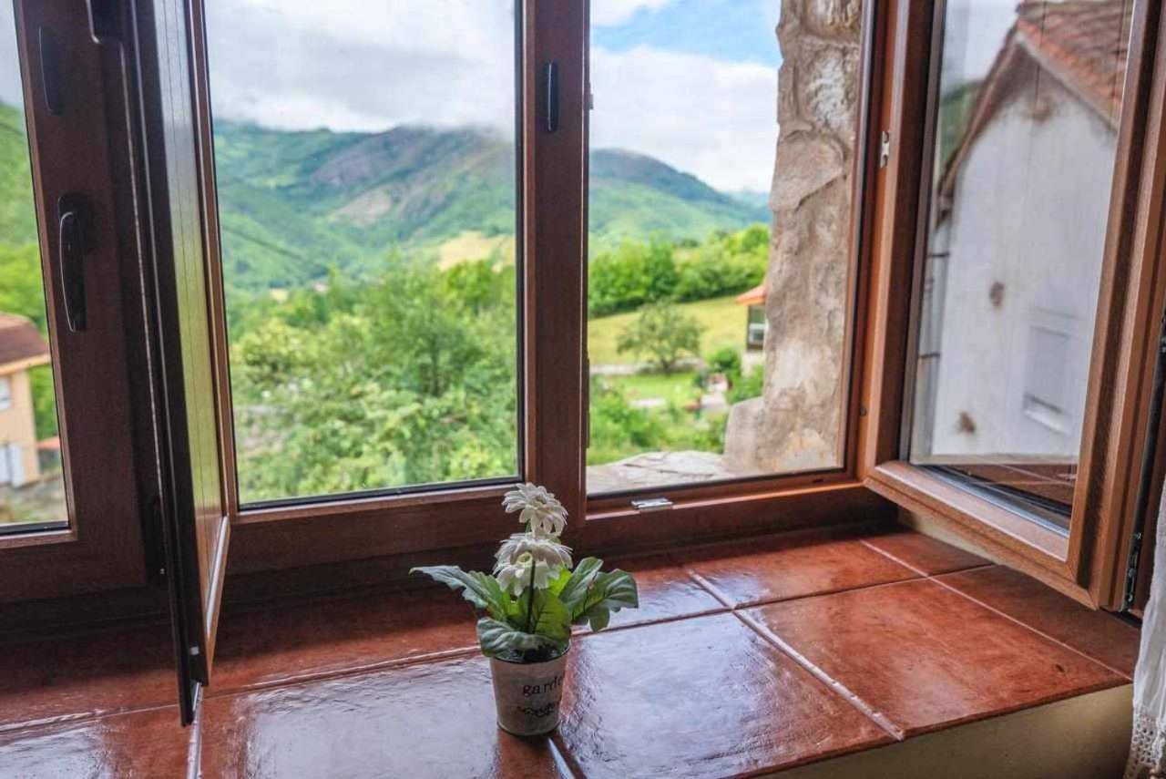 Casa Rural La Carrozal Senda Del Oso Orelleiru Esterno foto