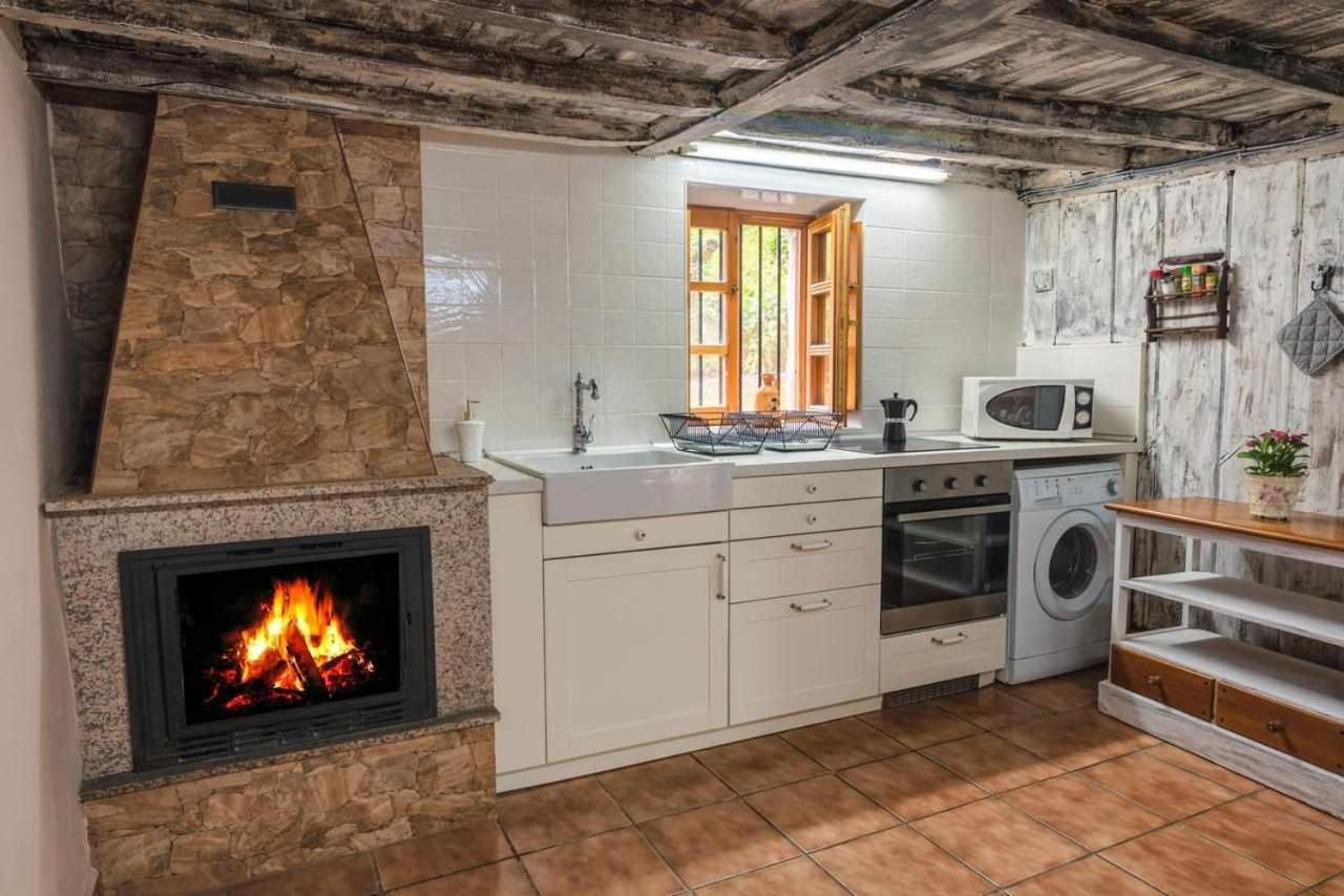 Casa Rural La Carrozal Senda Del Oso Orelleiru Esterno foto