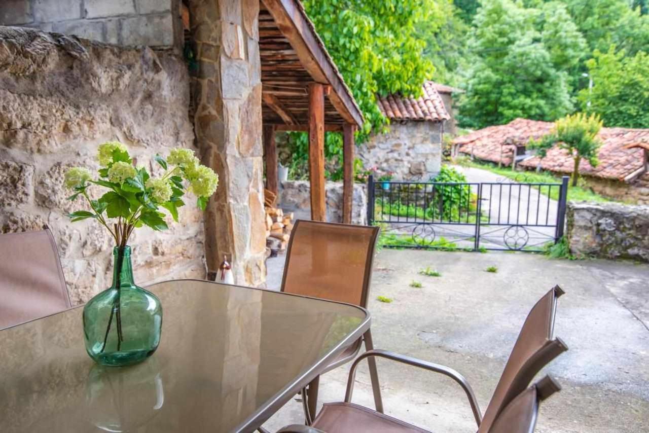 Casa Rural La Carrozal Senda Del Oso Orelleiru Esterno foto