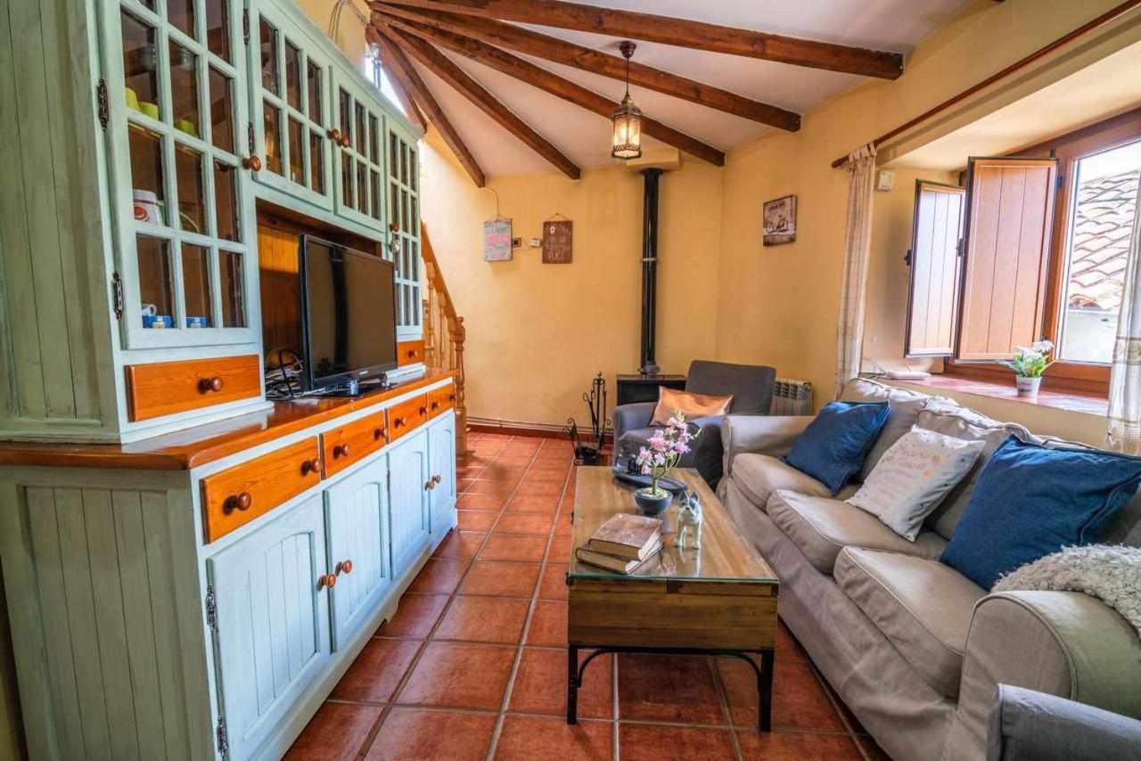 Casa Rural La Carrozal Senda Del Oso Orelleiru Esterno foto
