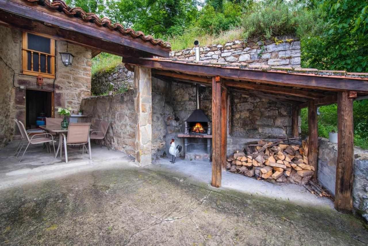 Casa Rural La Carrozal Senda Del Oso Orelleiru Esterno foto
